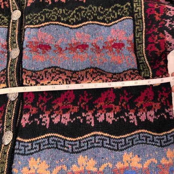 Icelandic Design Wool Cardigan with Silver Buttons Womens oversized M/L - Picture 7 of 14